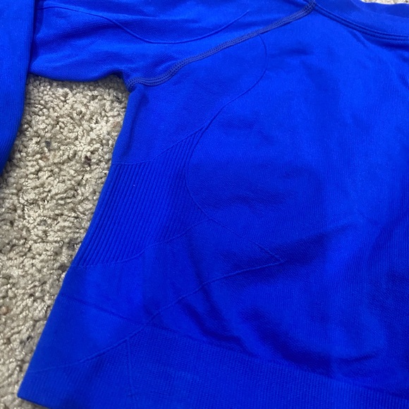 Women’s Seamless Compression Crop Top Blue Long Sleeve Thumb Hole Athletic Gym M - Picture 3 of 7